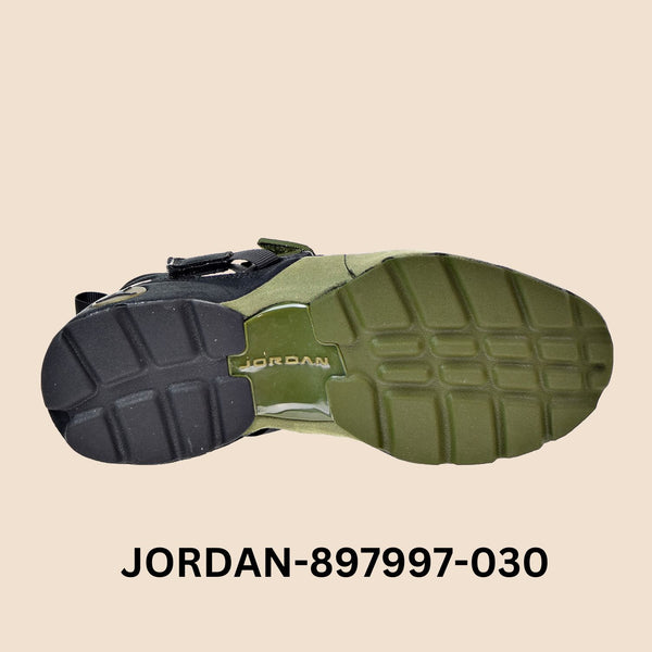 Jordan Trunner LX "Camo" Grade School Style# 897997-030